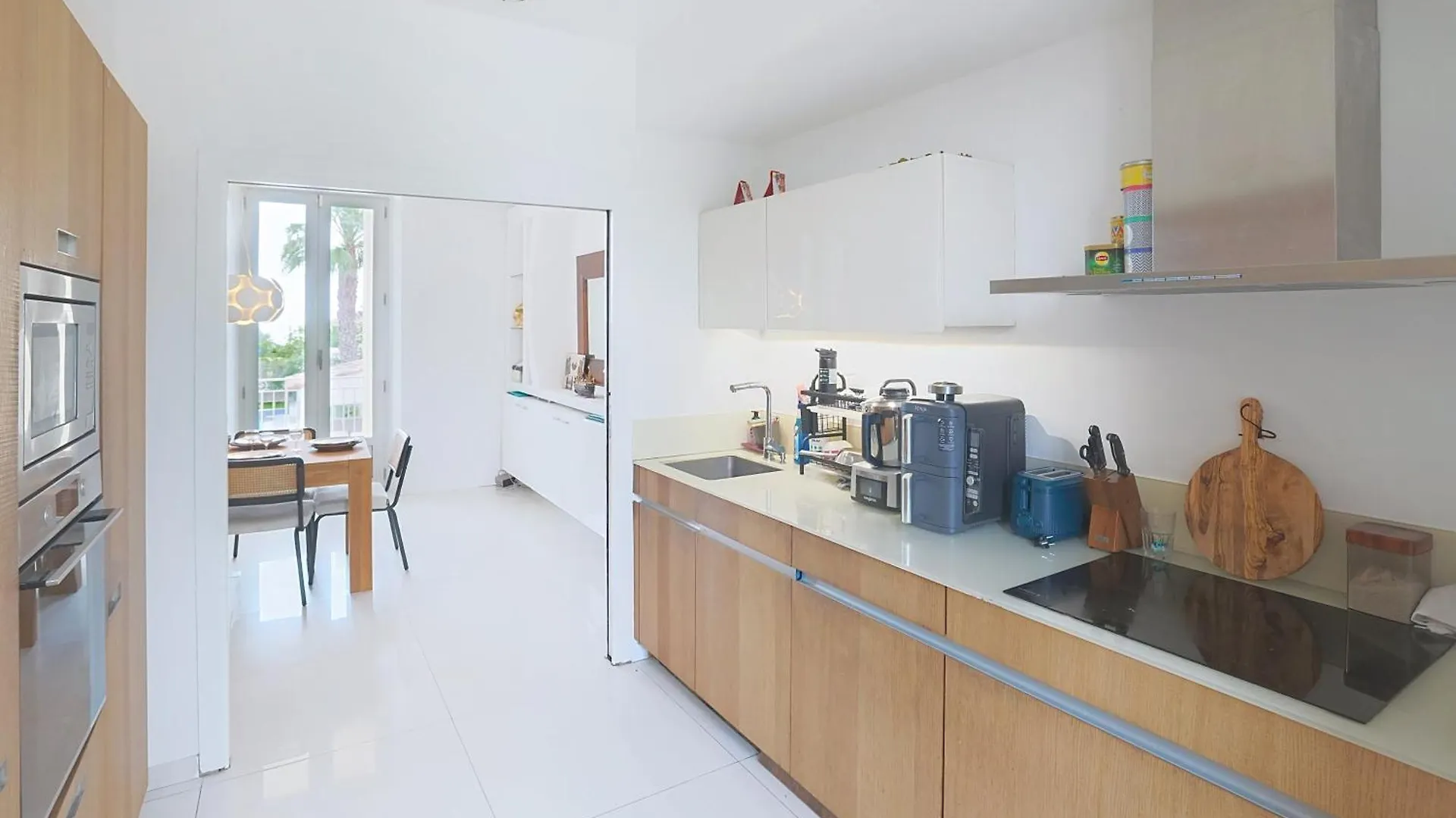 ואלאוריס Villa Lucienne צרפת