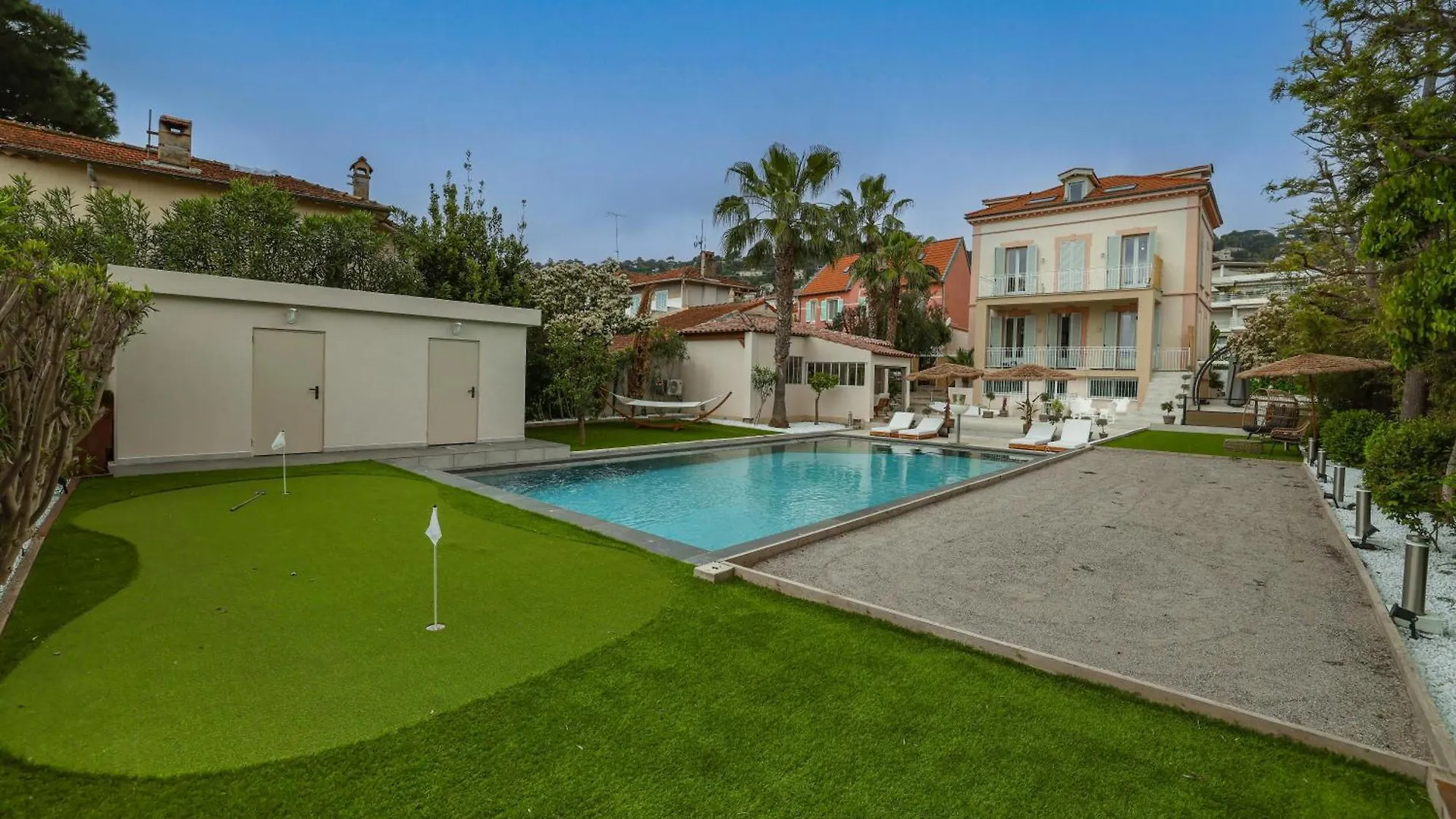 ואלאוריס Villa Lucienne צרפת